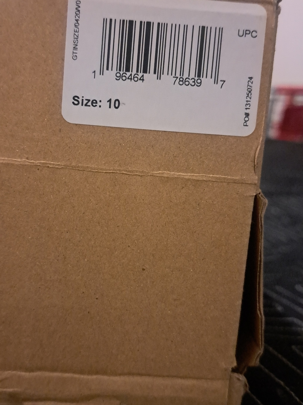 Yeezy Foam RNR - Carbon - Picture 2 of 8